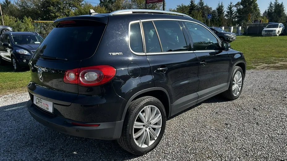 VOLKSWAGEN Tiguan -