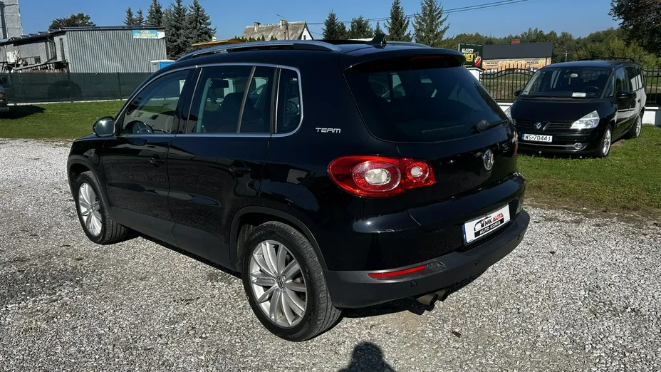 VOLKSWAGEN Tiguan -