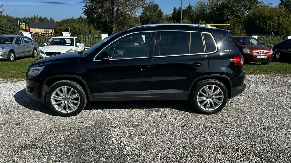 VOLKSWAGEN Tiguan -