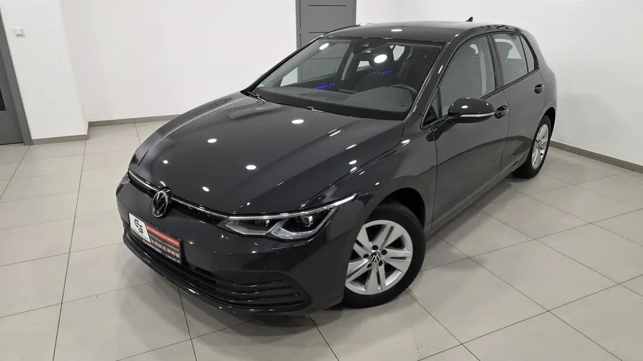 VOLKSWAGEN Golf -