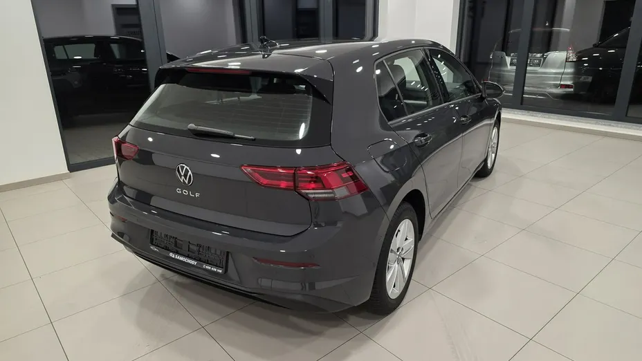 VOLKSWAGEN Golf -