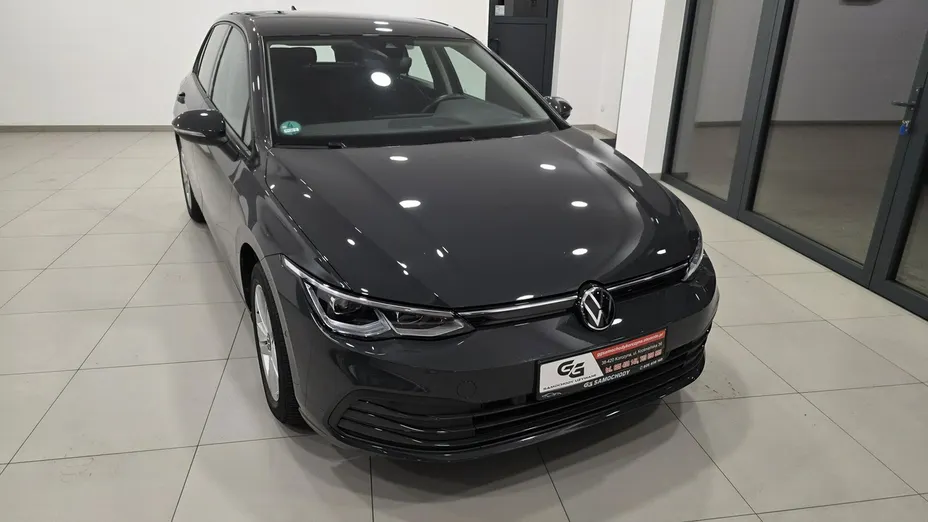 VOLKSWAGEN Golf -