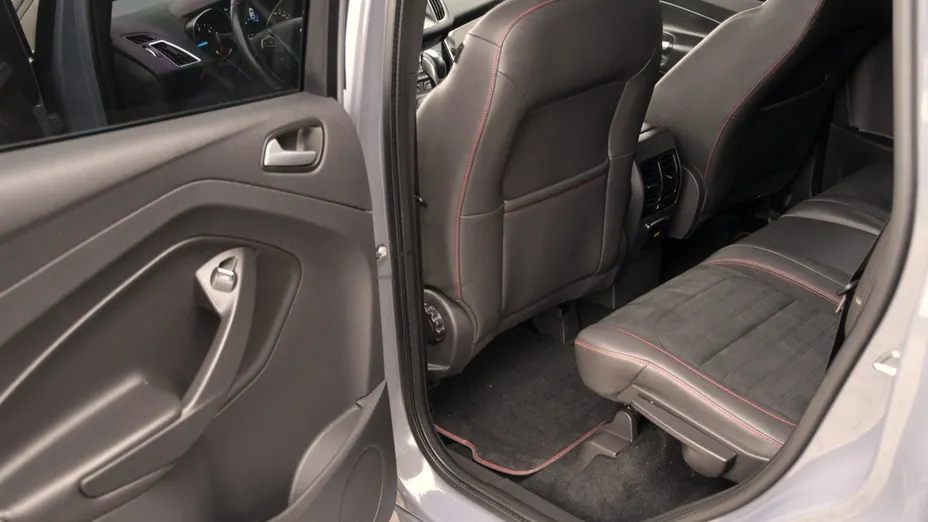 FORD Kuga -