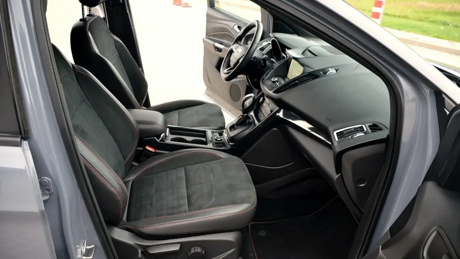 FORD Kuga -