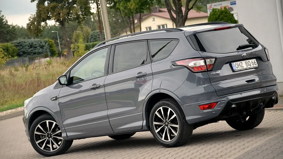FORD Kuga -
