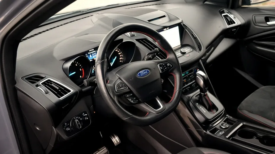 FORD Kuga -