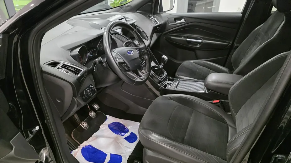 FORD Kuga -