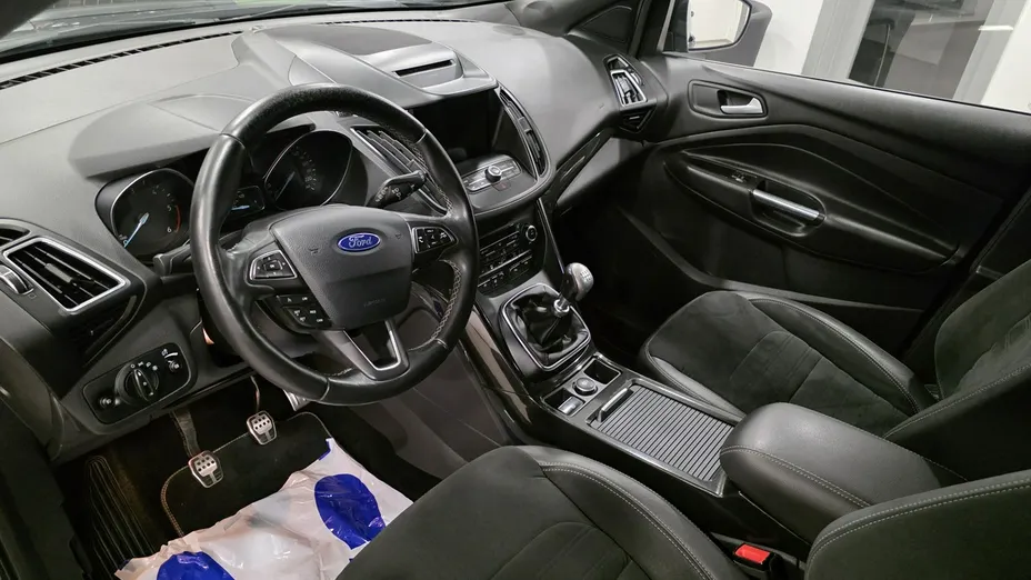 FORD Kuga -