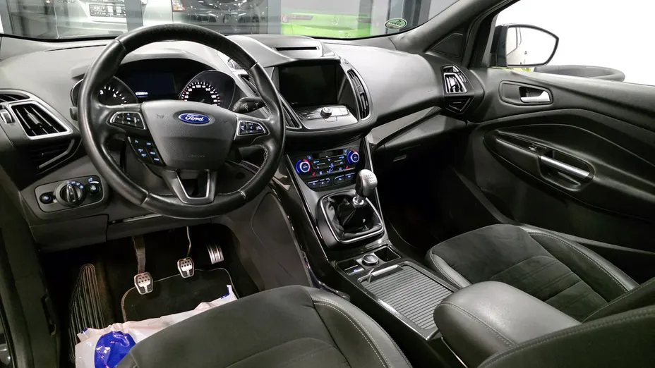 FORD Kuga -