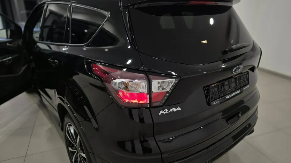 FORD Kuga -