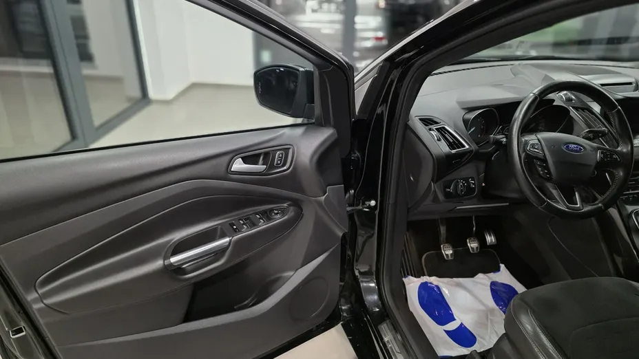 FORD Kuga -