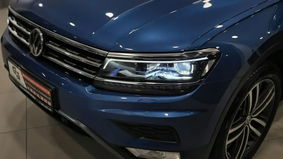 VOLKSWAGEN Tiguan -