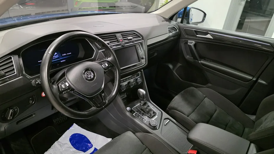 VOLKSWAGEN Tiguan -