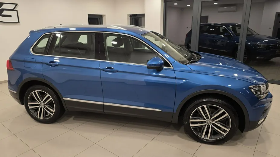 VOLKSWAGEN Tiguan -