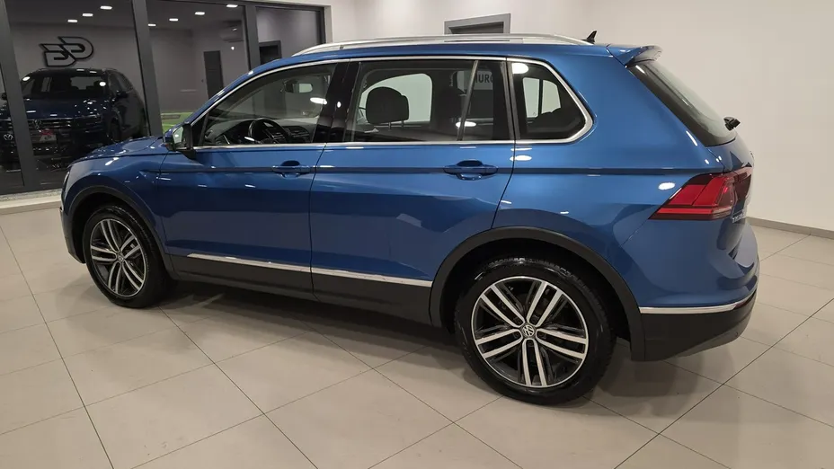 VOLKSWAGEN Tiguan -