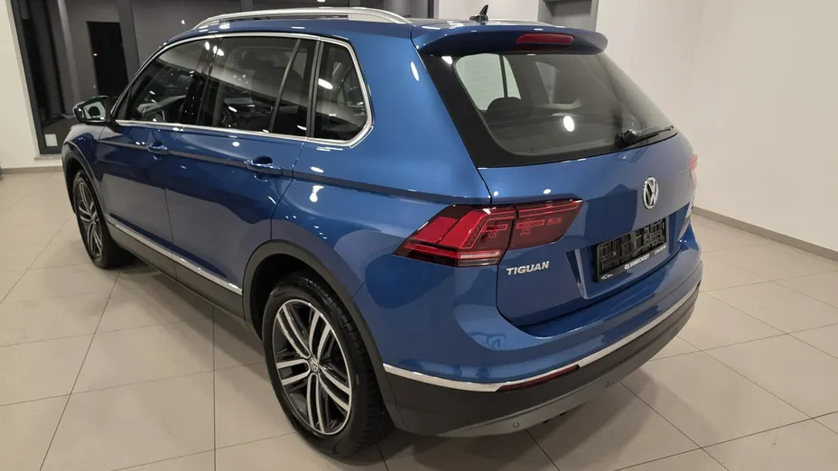 VOLKSWAGEN Tiguan -