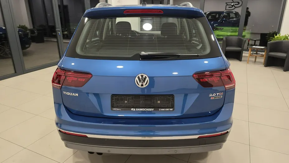 VOLKSWAGEN Tiguan -