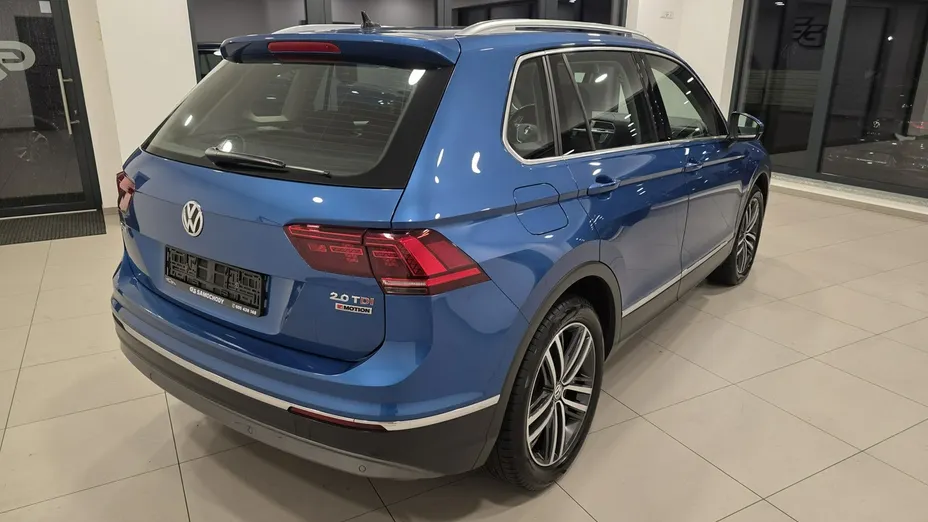 VOLKSWAGEN Tiguan -