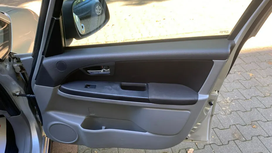 SUZUKI SX4 -