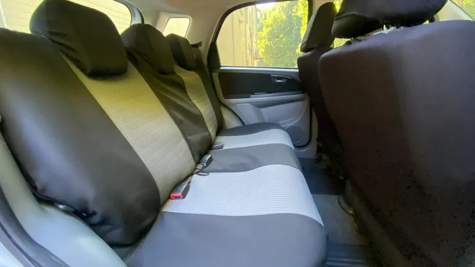 SUZUKI SX4 -