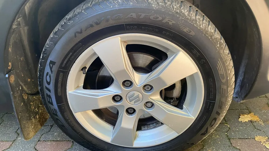 SUZUKI SX4 -