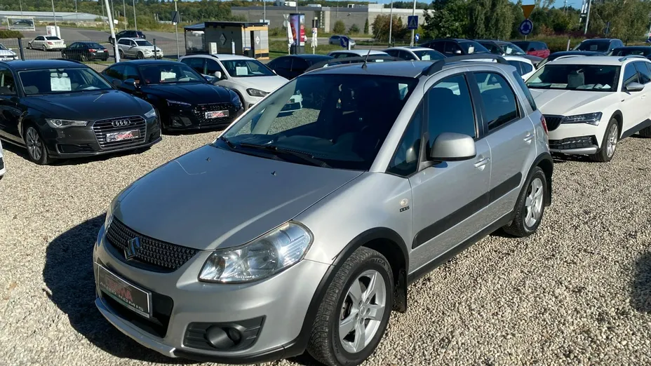 SUZUKI SX4 -