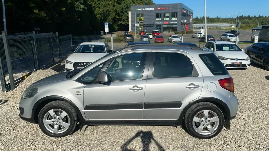 SUZUKI SX4 -