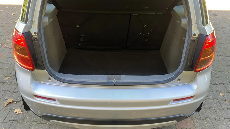 SUZUKI SX4 -