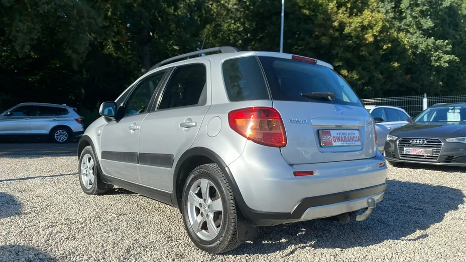 SUZUKI SX4 -