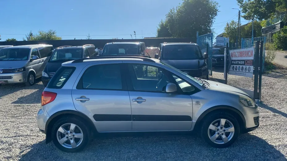 SUZUKI SX4 -
