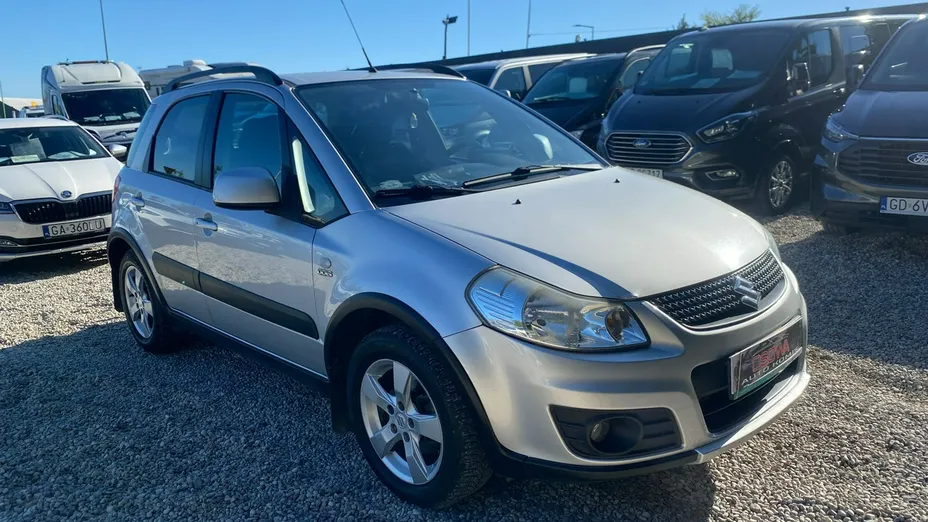 SUZUKI SX4 -