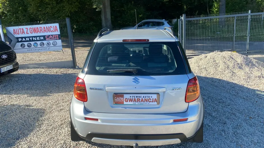 SUZUKI SX4 -