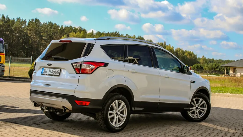 FORD Kuga -