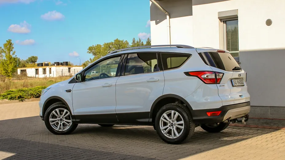FORD Kuga -