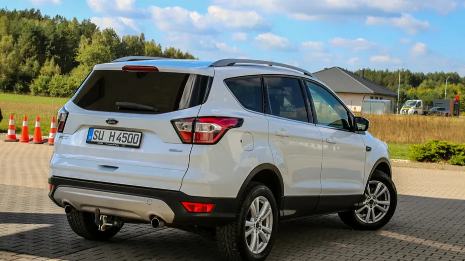 FORD Kuga -