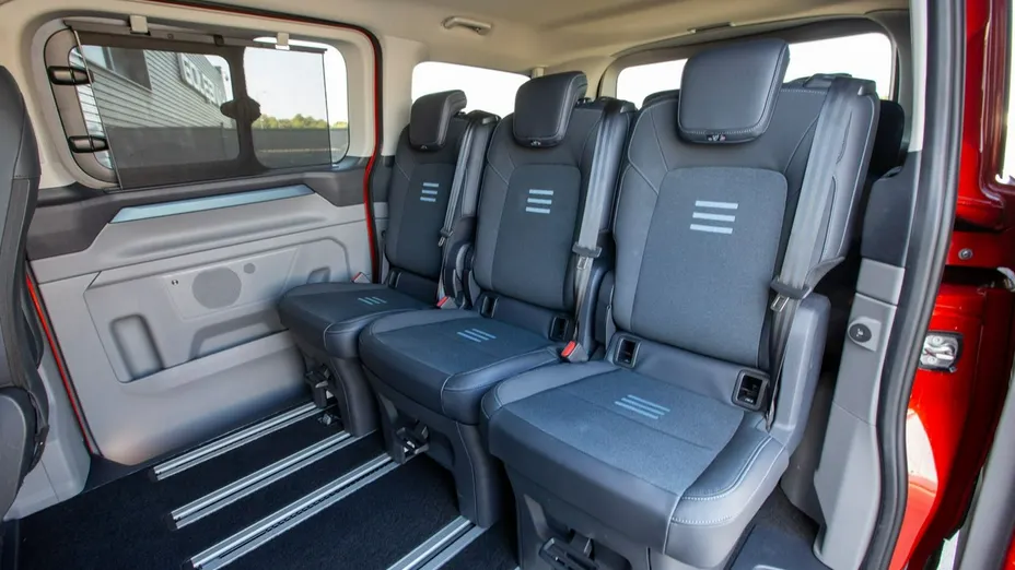 FORD Tourneo Custom -