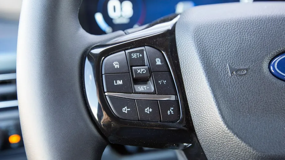 FORD Tourneo Custom -