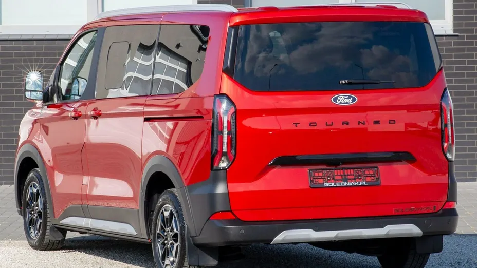 FORD Tourneo Custom -