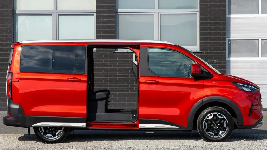 FORD Tourneo Custom -
