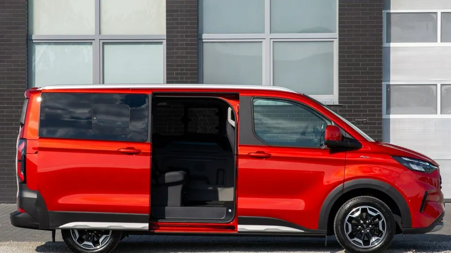 FORD Tourneo Custom -