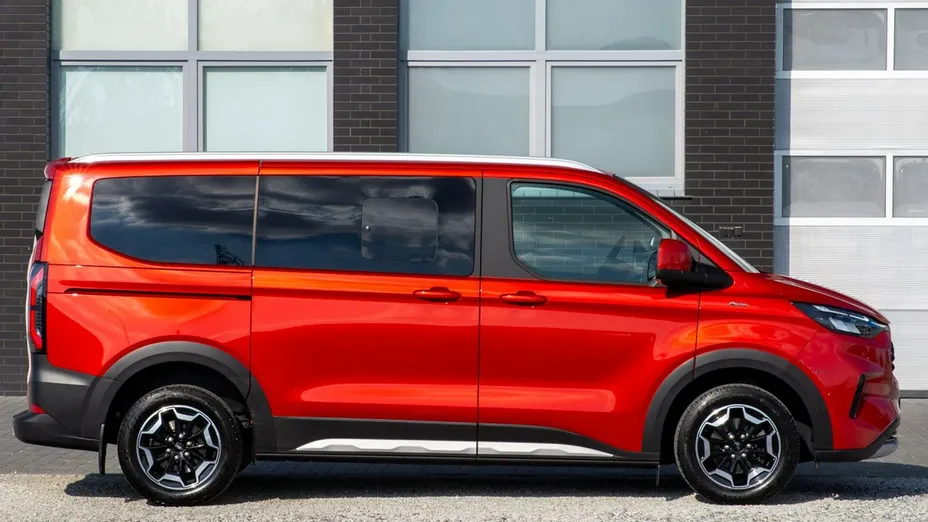 FORD Tourneo Custom -