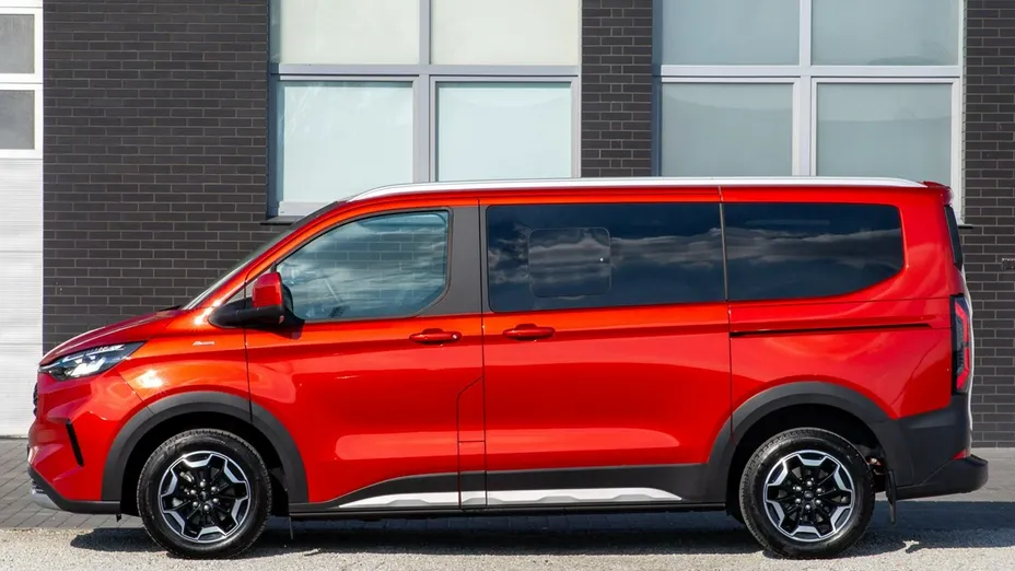 FORD Tourneo Custom -