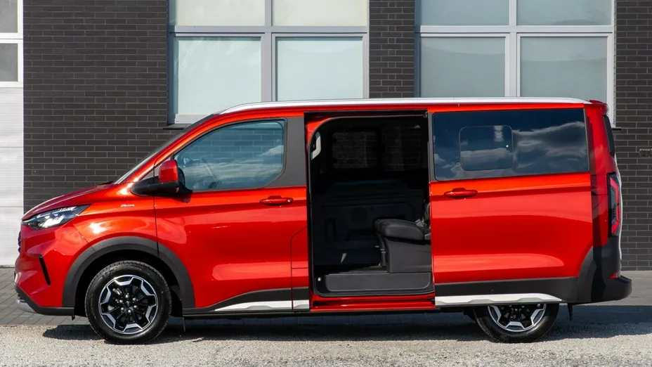 FORD Tourneo Custom -