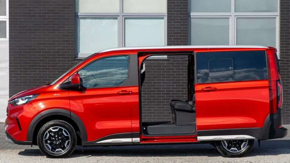 FORD Tourneo Custom -