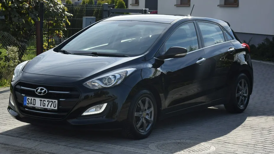HYUNDAI i30 -