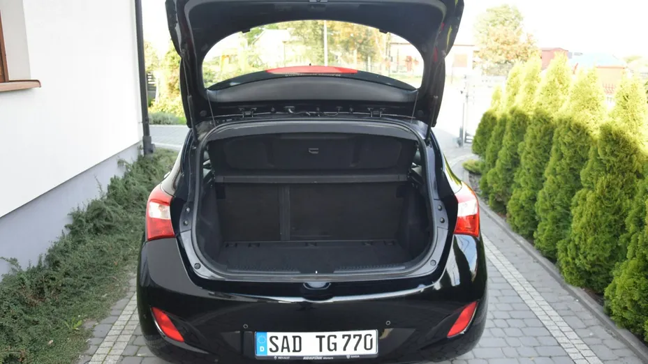 HYUNDAI i30 -