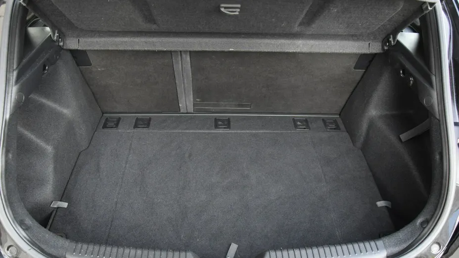 HYUNDAI i30 -