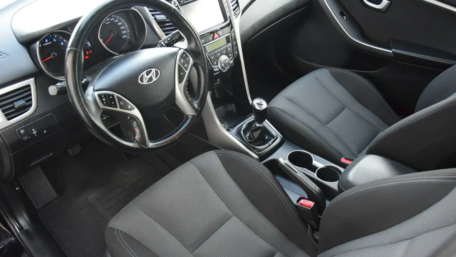 HYUNDAI i30 -
