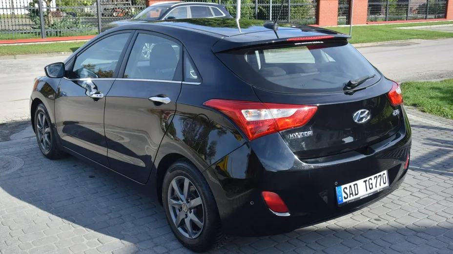 HYUNDAI i30 -