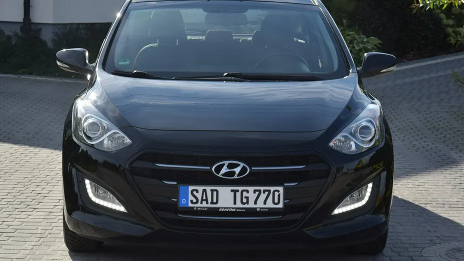 HYUNDAI i30 -